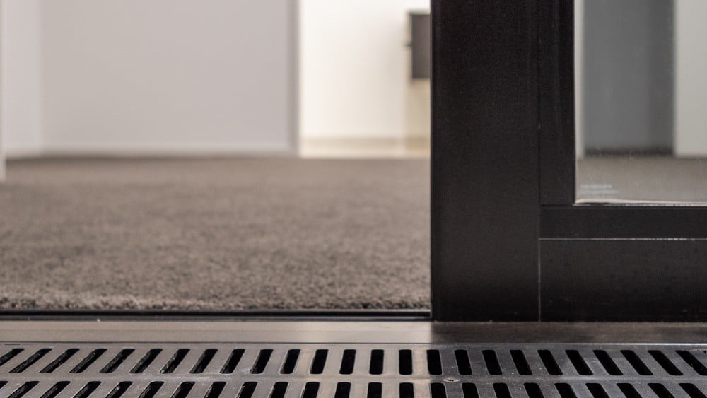 Pros and cons of flush sliding doors